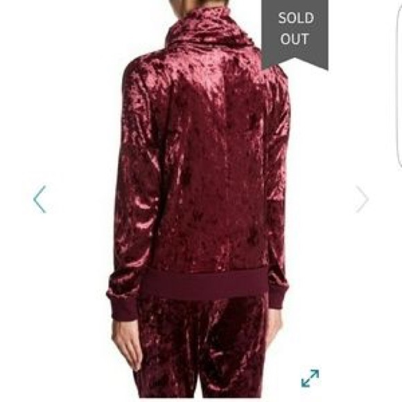 ✨🆕✨ Betsey J velvet funnel neck pullover - Picture 2 of 4